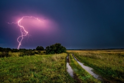 Гидрометцентр Татарстана предупредил о грозе и порывистом ветре днем и вечером в воскресенье